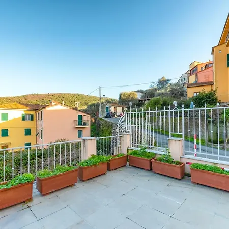  Garden Holiday - Parking And Wifi